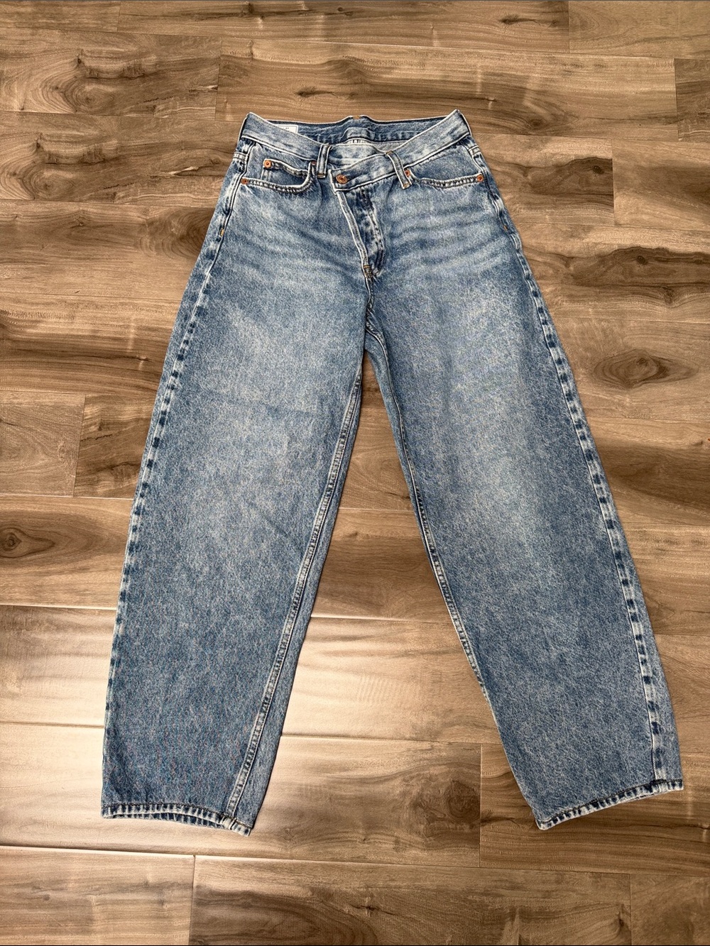 Gap Barrel Crossover Jeans